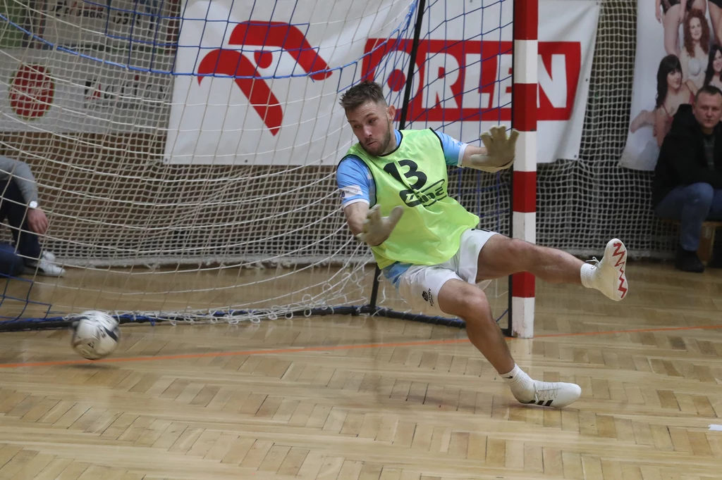 W 2019 roku Maciej Rybus sam grał w turnieju "Gwiazdy na gwizdkę" W 2019 roku Maciej Rybus sam grał w turnieju "Gwiazdy na gwizdkę"