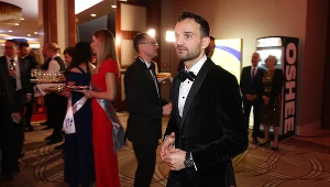 „Nie tylko wklei serduszko”. Wyciągną większą kasę?!