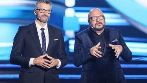 Maciej Dowbor i Piotr Gasowski na planie "Twoja Twarz Brzmmi Znajomo". 