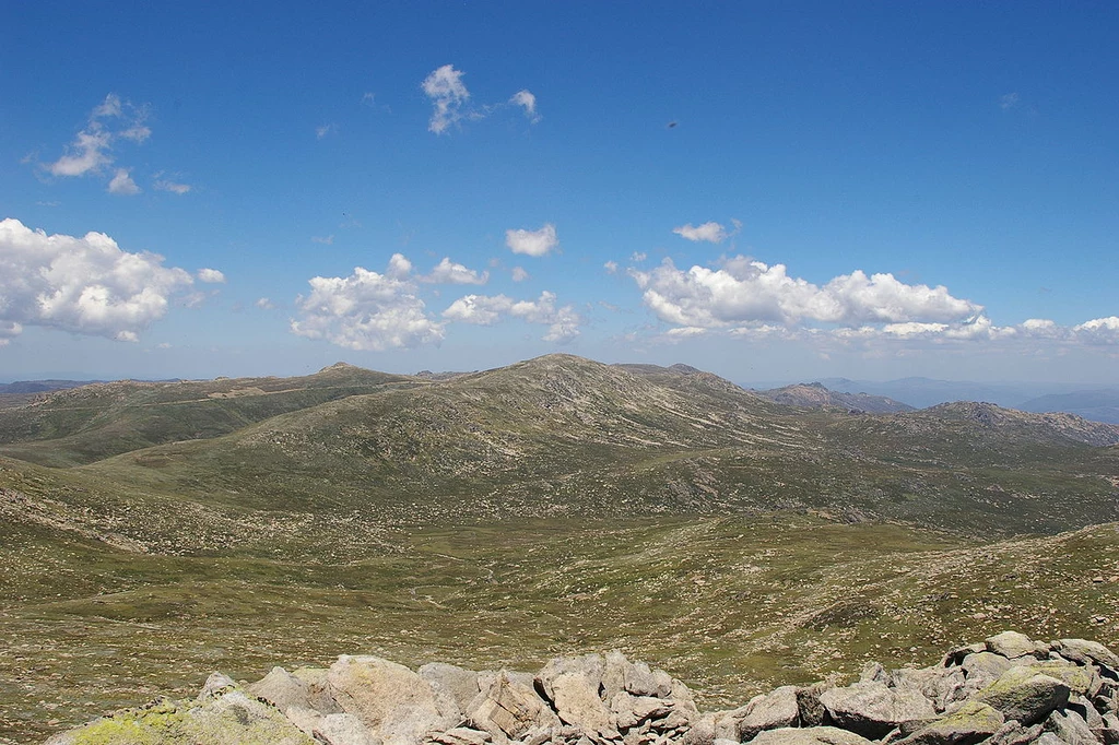 Widok z Mount Townsend w kierunku Góry Kościuszki 