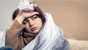 Objawy zakażenia Krakenem przypominają bardziej objawy występujące w przypadku przeziębienia niż grypy