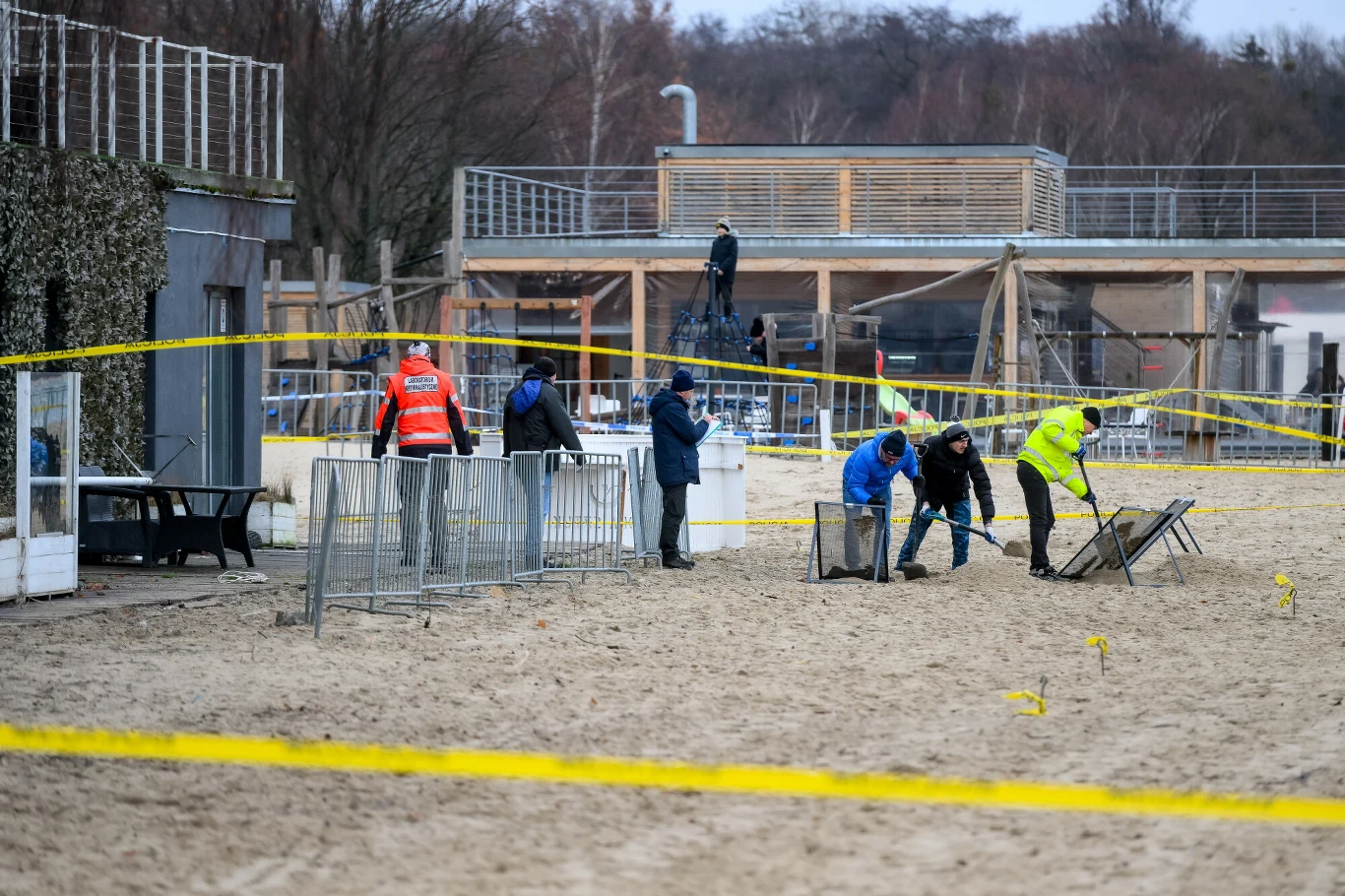 Policyjne działania w okolicy dawnej Zatoki Sztuki