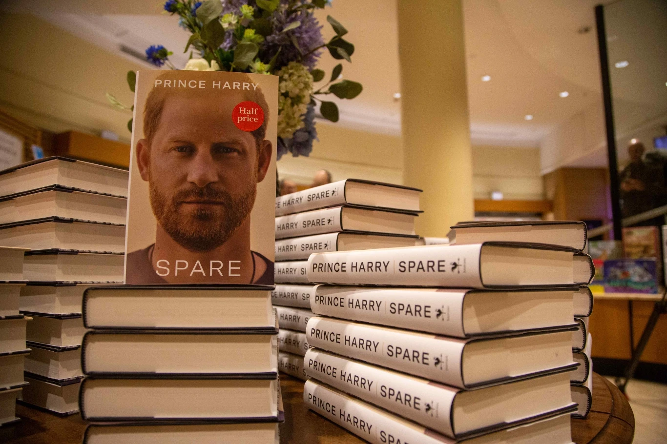 Książka "Spare" księcia Harry'ego bije rekordy popularności na Wyspach Brytyjskich
