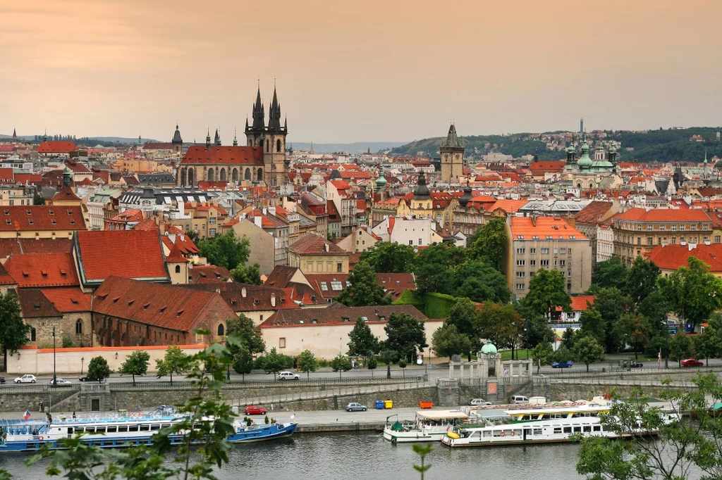 Można wybrać się na dłuższy zagraniczny urlop, ale też polecieć do danego miejsca na kilka dni, urządzając sobie city break