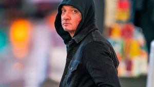 Jeremy Renner na planie serialu "Hawkeye"