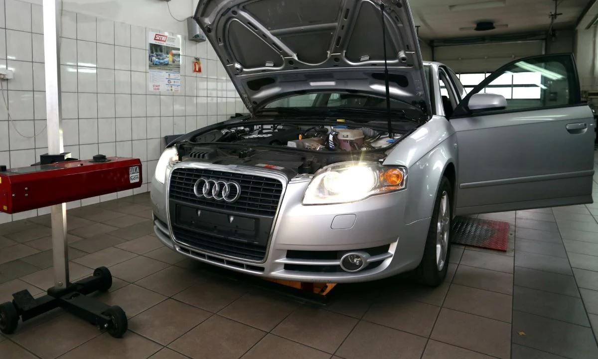 Obecność gaśnicy samochodowej i trójkąta ostrzegawczego w aucie może sprawdzić policjant w czasie kontroli drogowej, a także diagnosta podczas przeglądu w Stacji Kontroli Pojazdów.