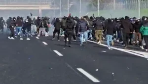 Rozróba na autostradzie. 300 pseudokibiców sparaliżowało ruch