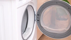 Wrzuć do suszarki bębnowej. Na zawsze zapomnisz o prasowaniu ubrań