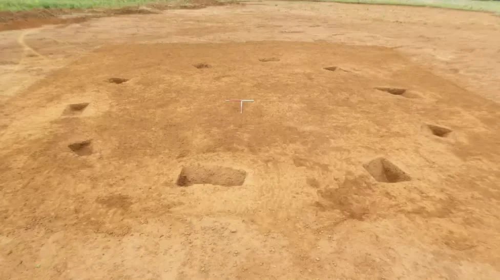 Archeolodzy odkryli pozostałości miejsca, gdzie rytuały odprawiali zarówno ludy epoki brązu jak i starożytni Rzymianie Archeolodzy odkryli pozostałości miejsca, gdzie rytuały odprawiali zarówno ludy epoki brązu jak i starożytni Rzymianie