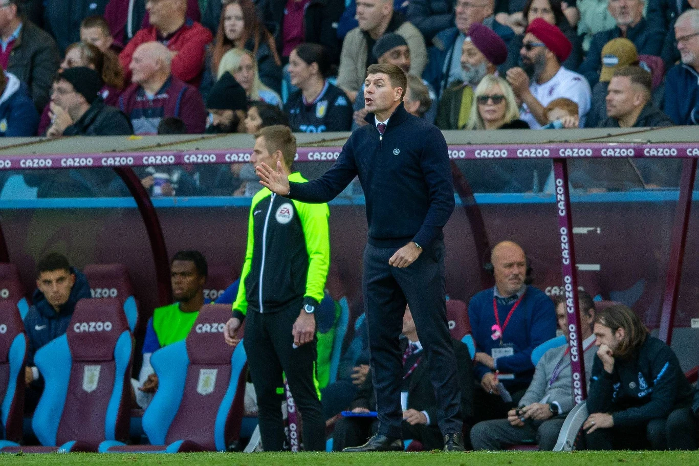 Steven Gerrard w październiku pożegnał się z Aston Villą Steven Gerrard w październiku pożegnał się z Aston Villą