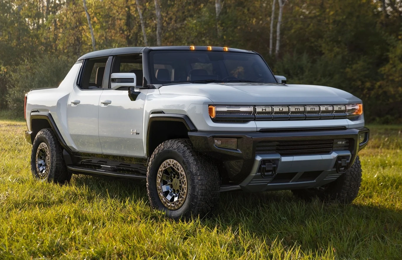 GMC Hummer EV ma 5,5 m długości i waży 4,1-4,3 tony