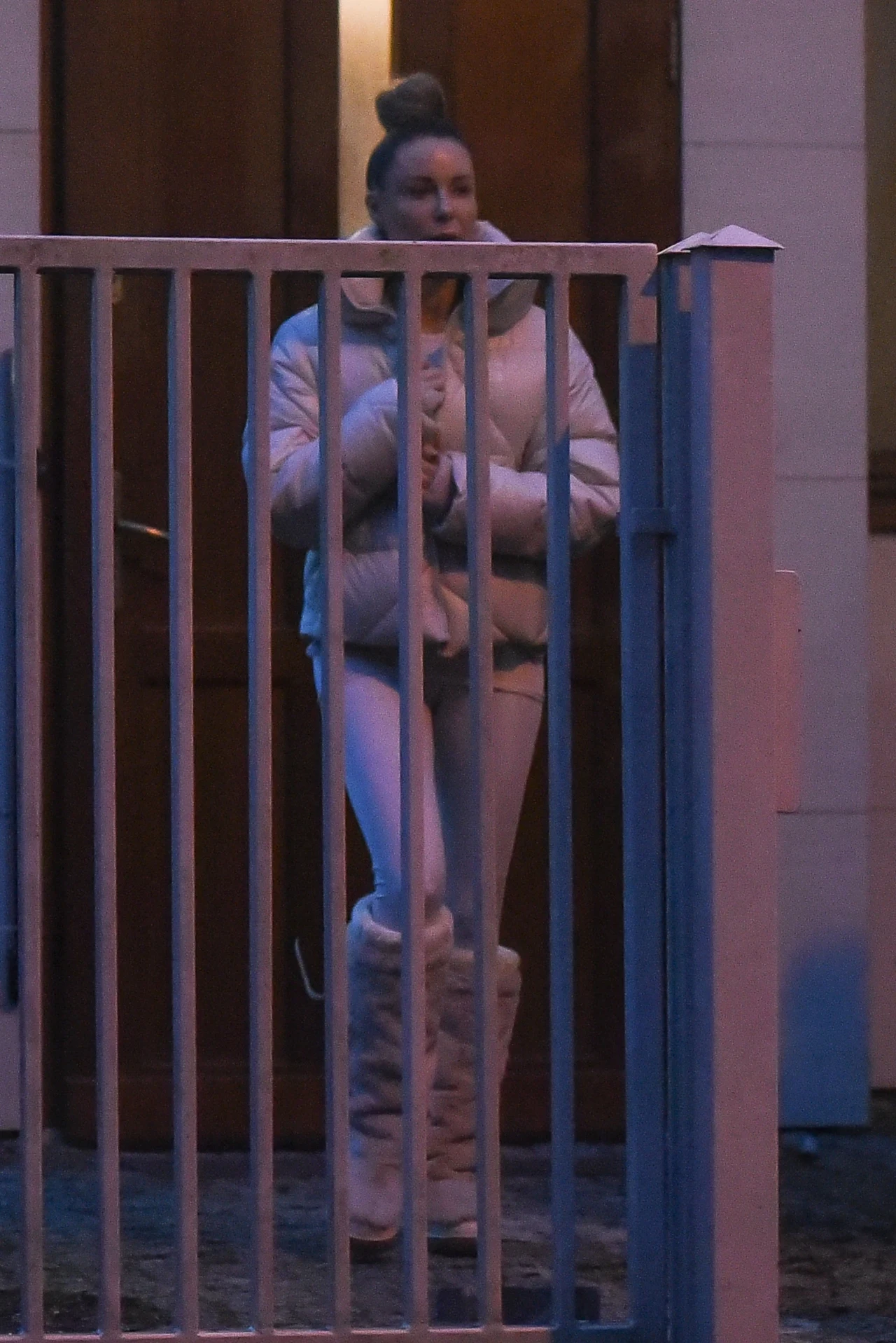 Małgorzata Rozenek po siłowni pędzi odwieźć dzieci do szkoły Małgorzata Rozenek po siłowni pędzi odwieźć dzieci do szkoły