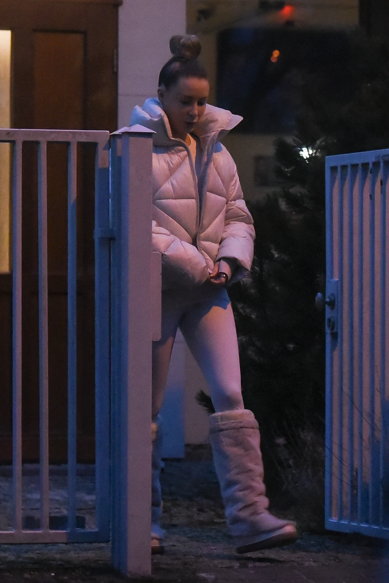 Małgorzata Rozenek po siłowni pędzi odwieźć dzieci do szkoły Małgorzata Rozenek po siłowni pędzi odwieźć dzieci do szkoły