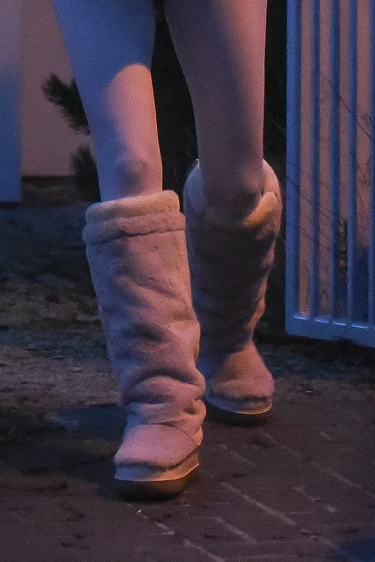 Małgorzata Rozenek po siłowni pędzi odwieźć dzieci do szkoły Małgorzata Rozenek po siłowni pędzi odwieźć dzieci do szkoły