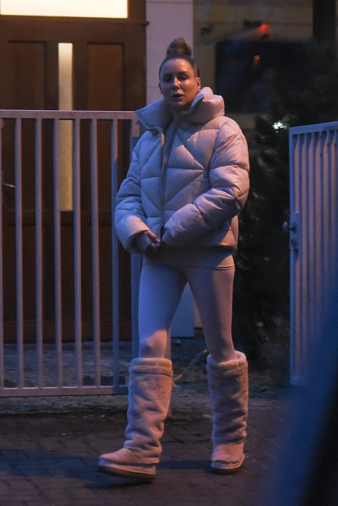 Małgorzata Rozenek po siłowni pędzi odwieźć dzieci do szkoły Małgorzata Rozenek po siłowni pędzi odwieźć dzieci do szkoły