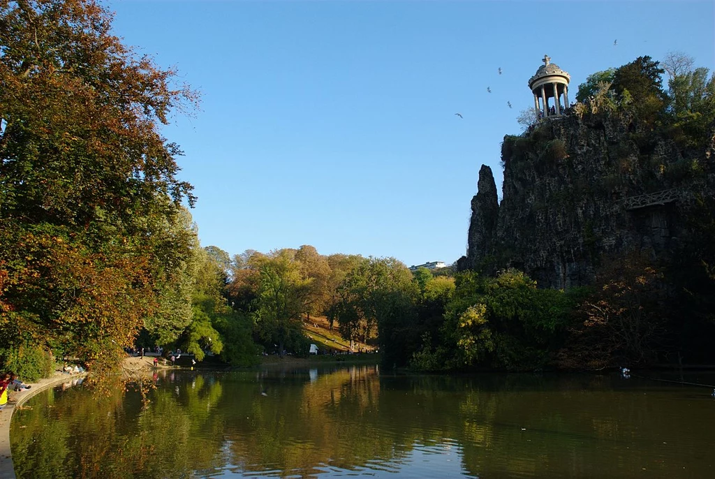 Parc des Buttes Chaumont w Paryżu 