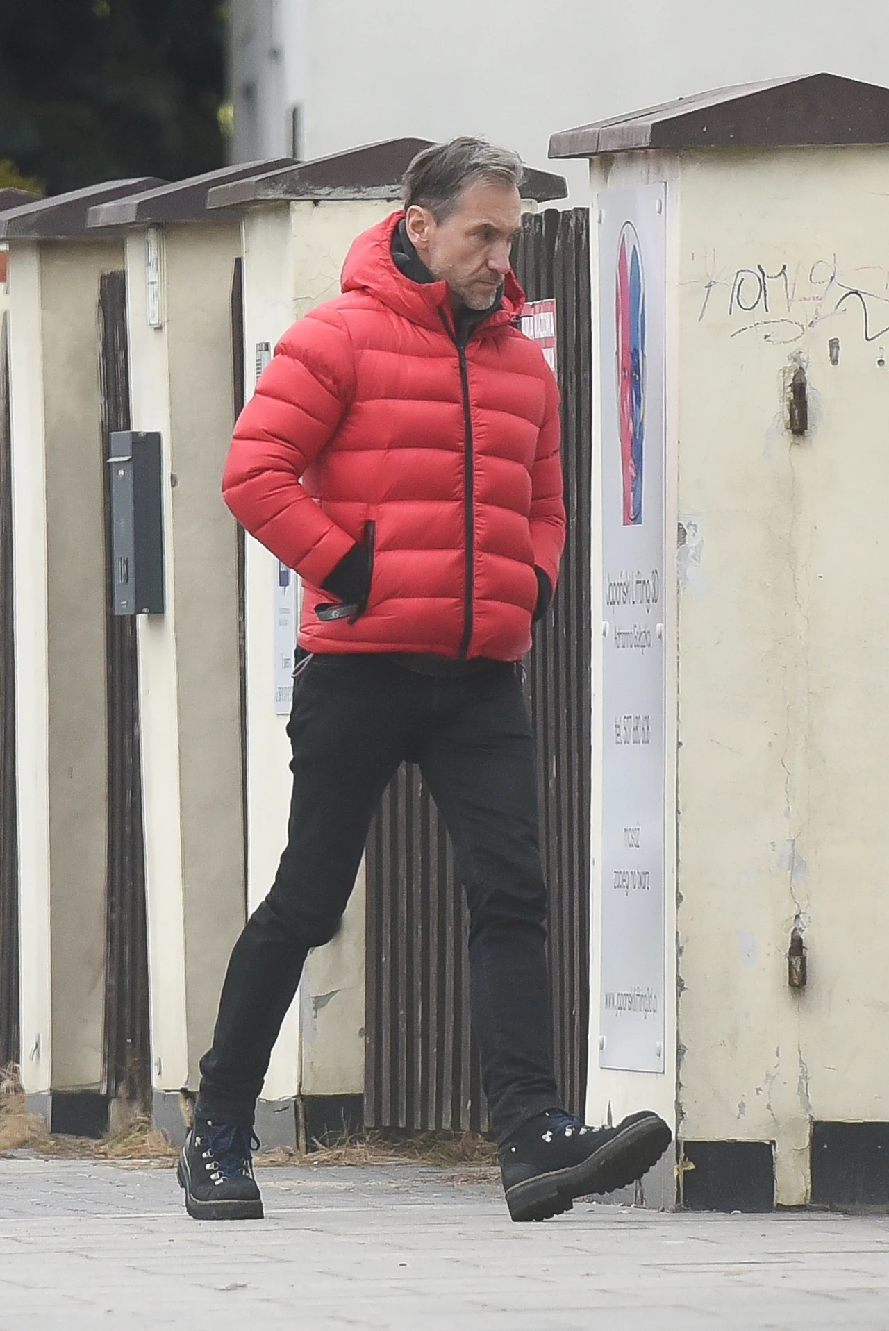 Celebryta znalazł jednak parę minut na skompletowanie drugiego śniadania Celebryta znalazł jednak parę minut na skompletowanie drugiego śniadania