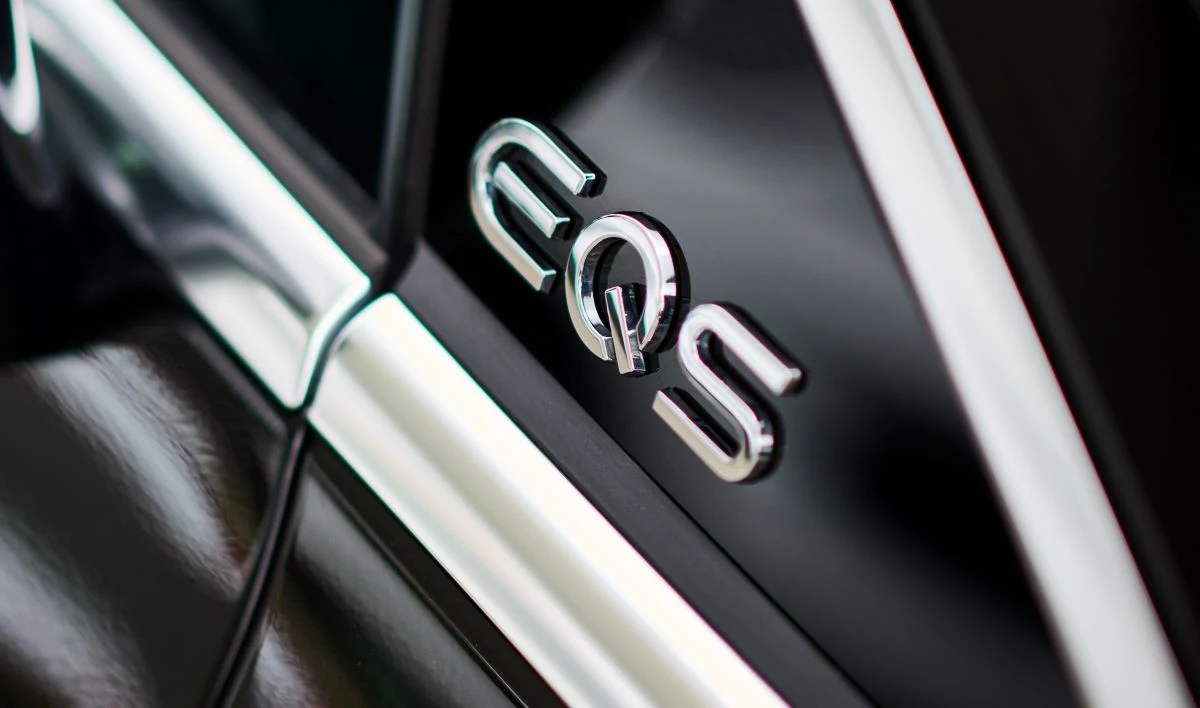 Mercedes zamierza zrezygnować z oznaczenia "EQ" na swoich elektrycznych modelach. Mercedes zamierza zrezygnować z oznaczenia "EQ" na swoich elektrycznych modelach.
