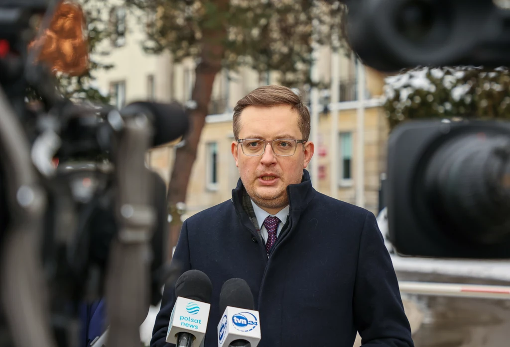 Interwencja posła Konfederacji Roberta Winnickiego w Komendzie Głównej Policji przy ul. Puławskiej Interwencja posła Konfederacji Roberta Winnickiego w Komendzie Głównej Policji przy ul. Puławskiej