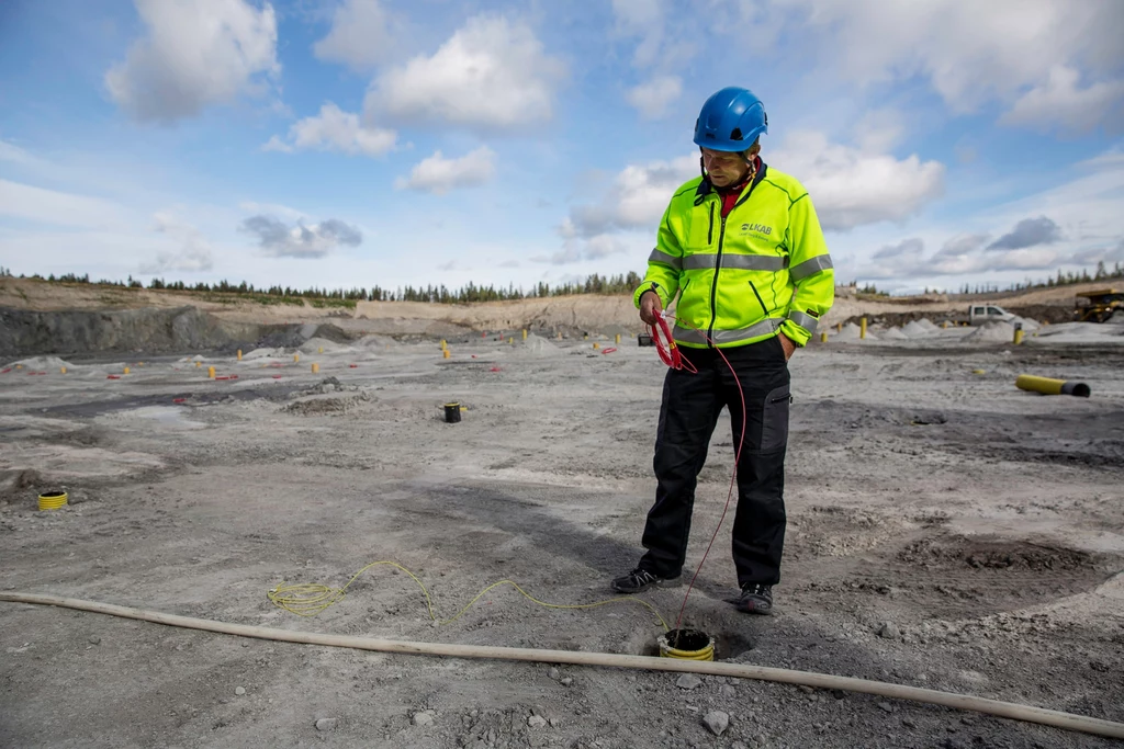 Nowe badania geologiczne wykazały, że Kiruna w Szwecji posiada nie tylko ogromne rudy żelaza i fosforu, ale także metali ziem rzadkich