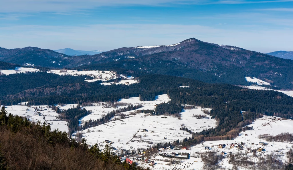 Beskid Wyspowy to wiele łatwych, bezpiecznych i malowniczych szlaków, które są dostępne cały rok 