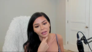 fragment transmisji prowadzonej na Twitchu przez @peyzki