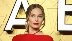 Margot Robbie w czerwonej sukni. Wyglądała zjawiskowo