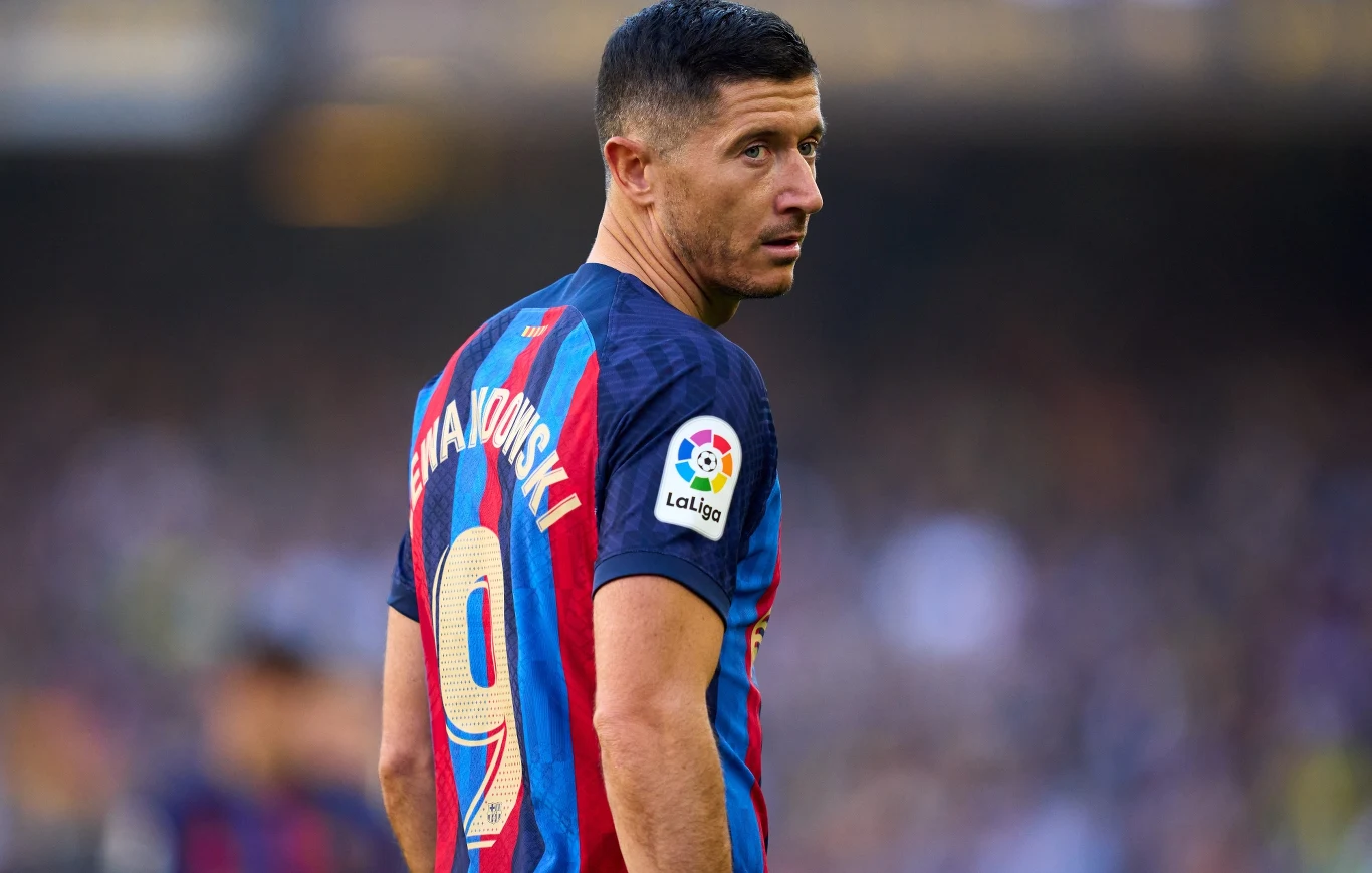 Robert Lewandowski nieźle przygwiazdorzył. Z niechęcia wręczał autografy