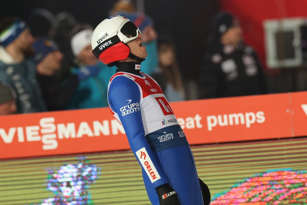 Kamil Stoch nie był za bardzo zadowolony ze swojego skoku w drugiej serii Kamil Stoch nie był za bardzo zadowolony ze swojego skoku w drugiej serii