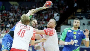 Po klęsce rozmowy w hotelu. Przy piwku o tym, co jest z tyłu głowy