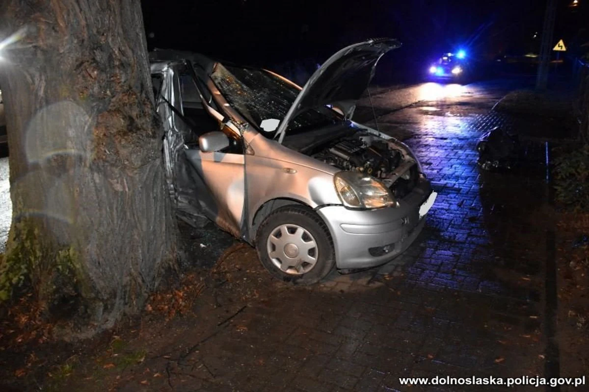 Kierowca samochodu miał 2 promile alkoholu w organizmie. Został ranny