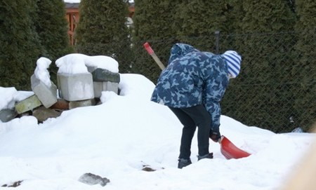 Odśnieżanie - na posesji i przy domu. Nasze obowiązki jako właścicieli.
