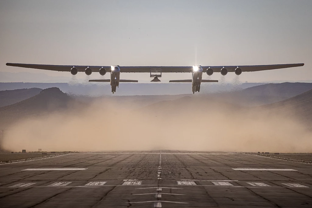 Gigantyczny Stratolaunch Roc z kolejnym rekordem