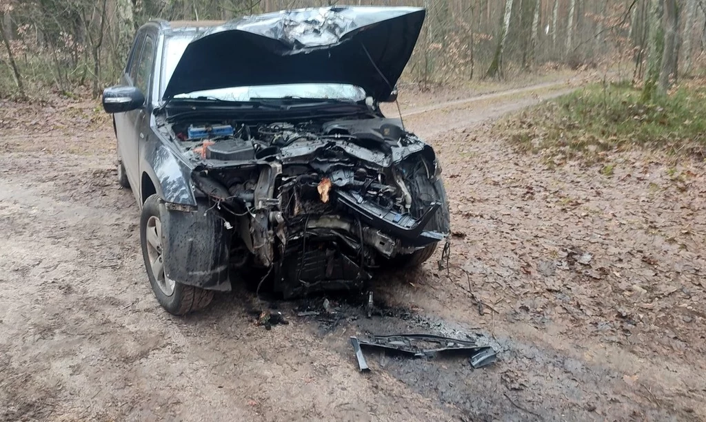 Kierowca Suzuki nie chciał, żeby policjanci go zatrzymali. I miał ku temu powód.