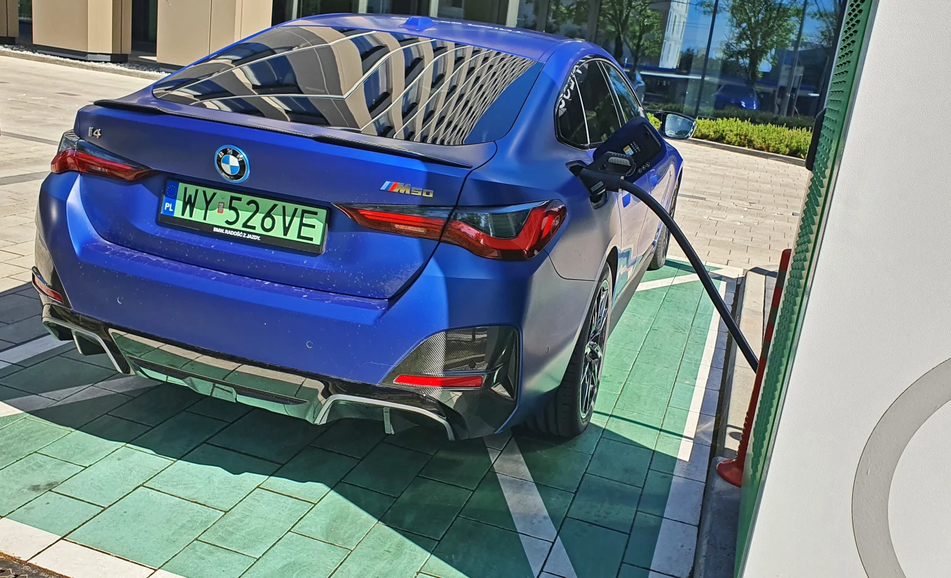 BMW i4 M50