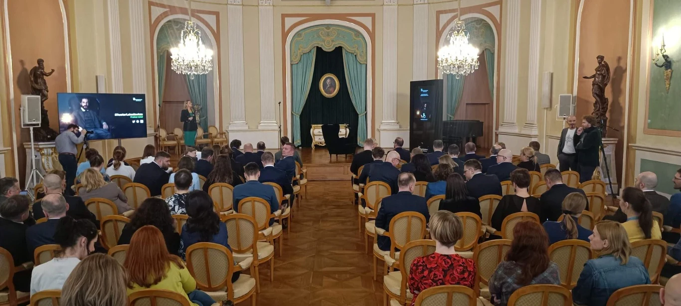 Prezentacja awatara Ignacego Łukasiewicza Prezentacja awatara Ignacego Łukasiewicza