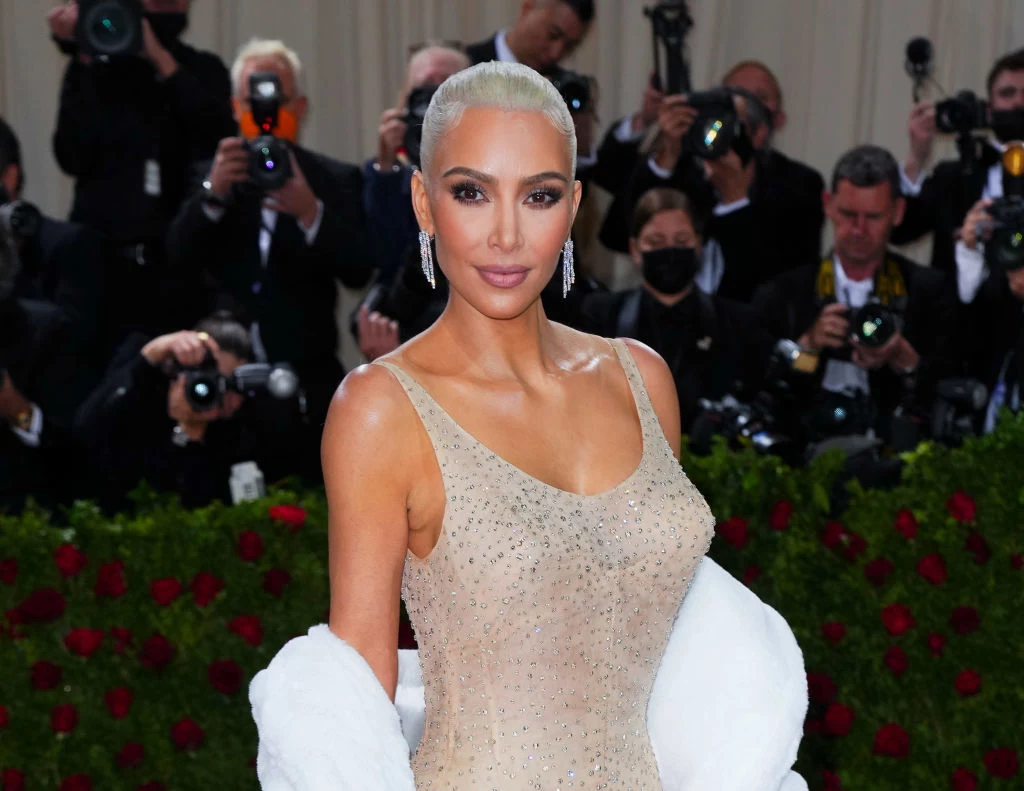 Kim Kardashian pojawiła się w legendarnej naked dress Marylin Monroe podczas Met Gali 2022