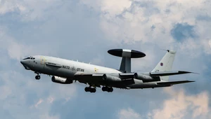 Zdjęcie ilustracyjne. Samolot AWACS w powietrzu