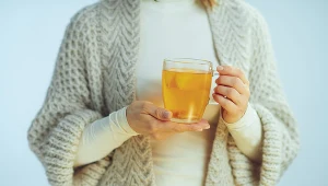 Nazywają go "przyprawą młodości". Pij dwa razy dziennie, a szybko zobaczysz różnicę