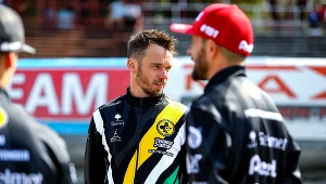 Mówią, że przynosi pecha. A on uwielbia ten numer