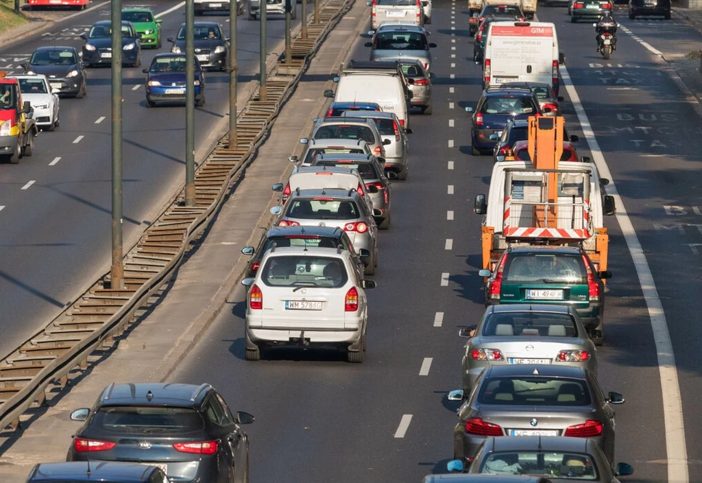 Jeśli czytać dane CEPiKu na wprost, co 4 auto nie ma przeglądu i obowiązkowego ubezpieczenia OC. Bo nie istnieje...