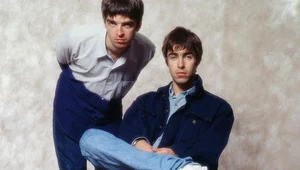 Lata 90. należały do Oasis! Noel Gallagher (od lewej) i Liam Gallagher w 1994 roku