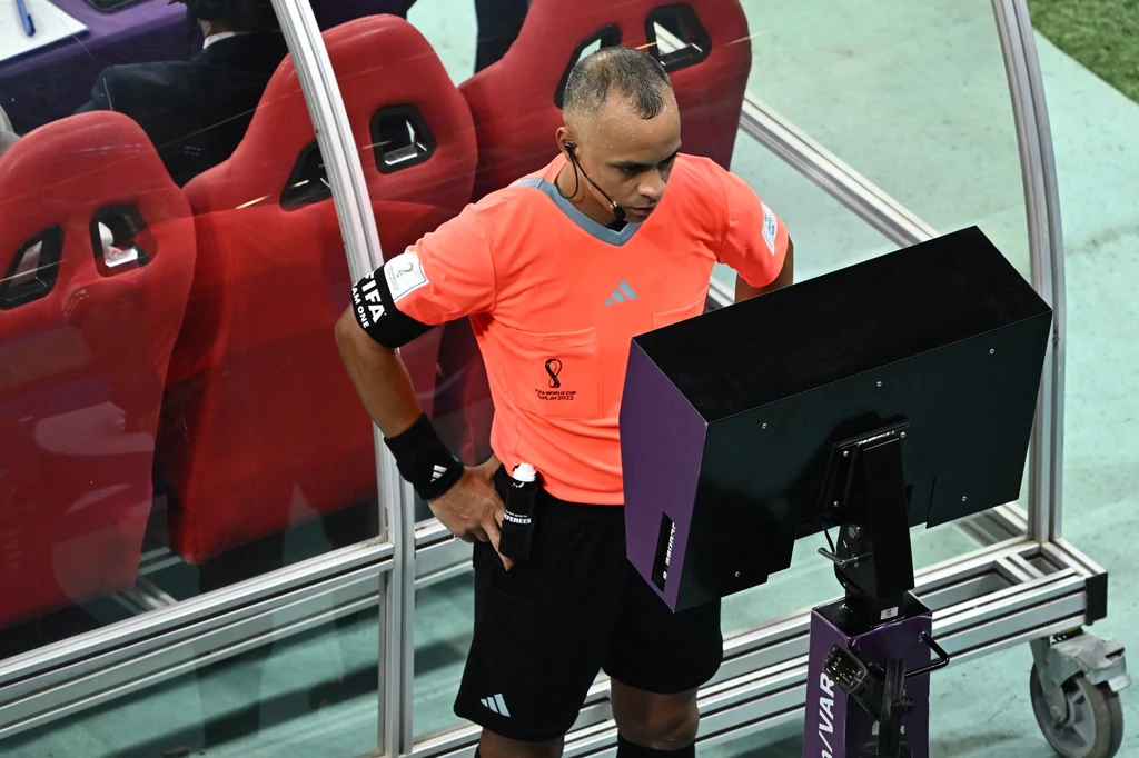 VAR VAR