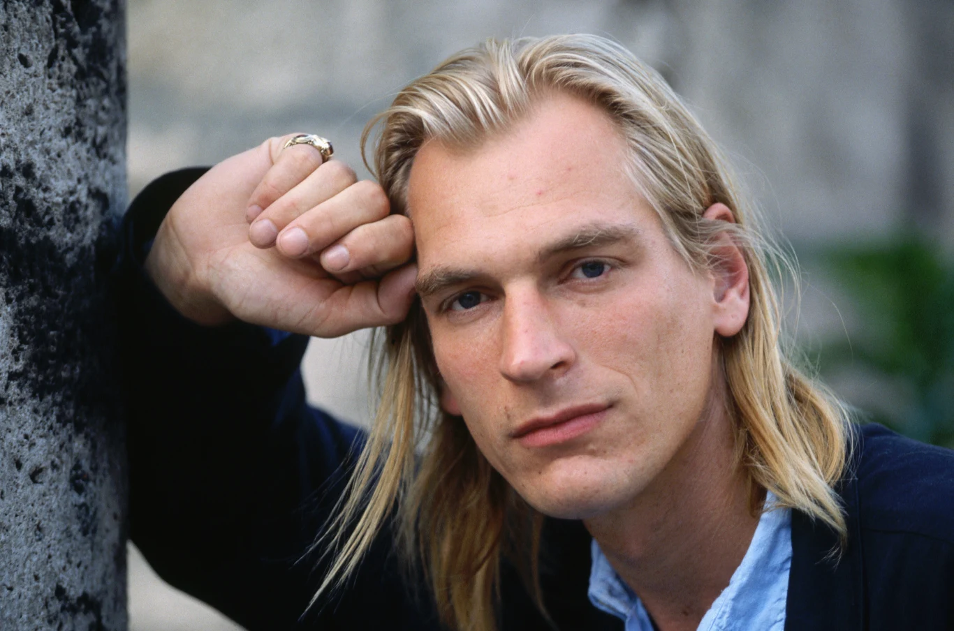 Julian Sands znany jest m.in. z filmów "Arachnofobia" i "Nagi lunch" Julian Sands znany jest m.in. z filmów "Arachnofobia" i "Nagi lunch"