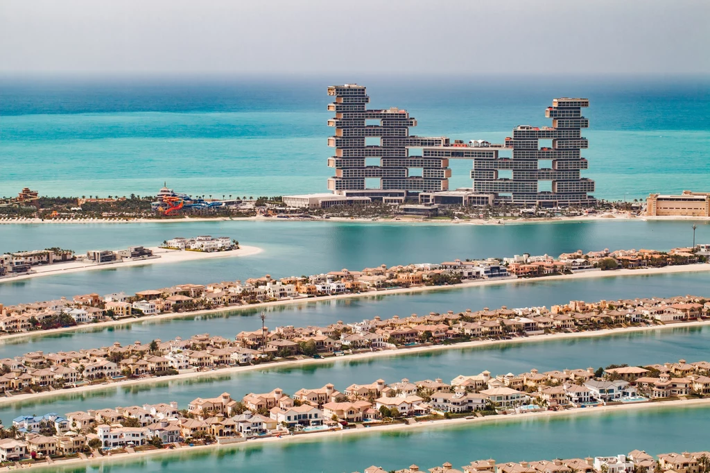 Atlantis the Royal położony jest na sztucznej wyspie Palm Jumeirah