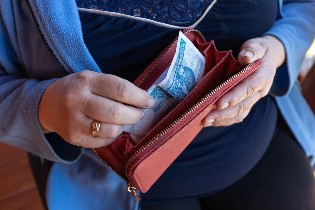 Okazuje się, że zjedzenie posiłku w pociągu kosztuje niemałe pieniądze