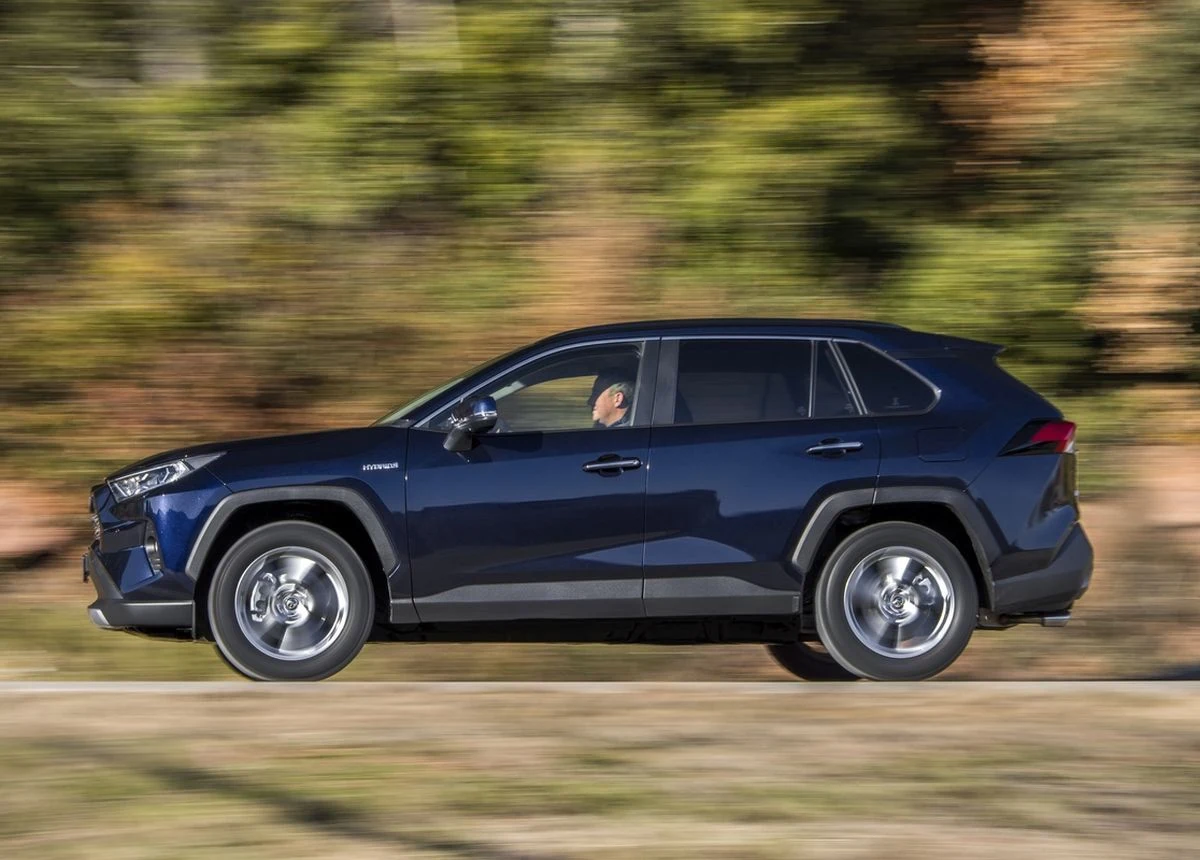 Toyota RAV4 – 131 wyrejestrowanych z powodu kradzieży (roczniki 2019, 2020, 2021) Toyota RAV4 – 131 wyrejestrowanych z powodu kradzieży (roczniki 2019, 2020, 2021)