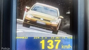 Kierowca jechał o 87 km/h za szybko, ale to nie największa głupota jaką zrobił