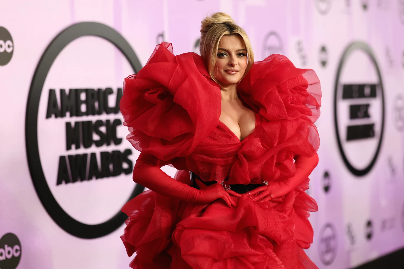 Bebe Rexha zapowiedziała nowy utwór Bebe Rexha zapowiedziała nowy utwór