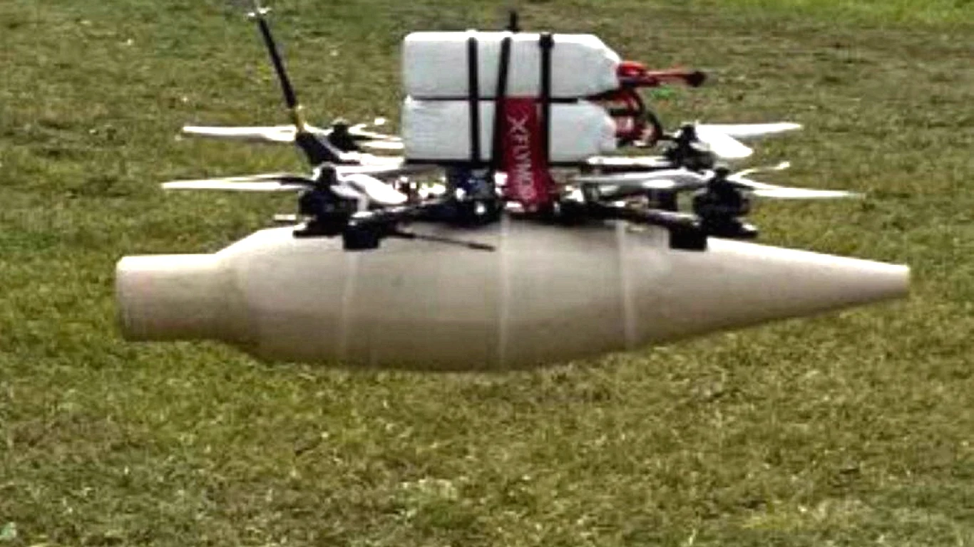 Ukraińcy niszczą najpotężniejsze rosyjskie czołgi za pomocą takich dronów Ukraińcy niszczą najpotężniejsze rosyjskie czołgi za pomocą takich dronów